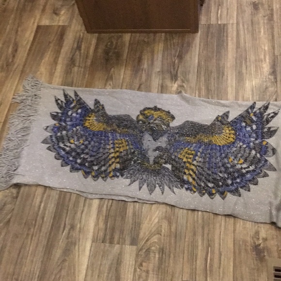 Poncho - Picture 3 of 3